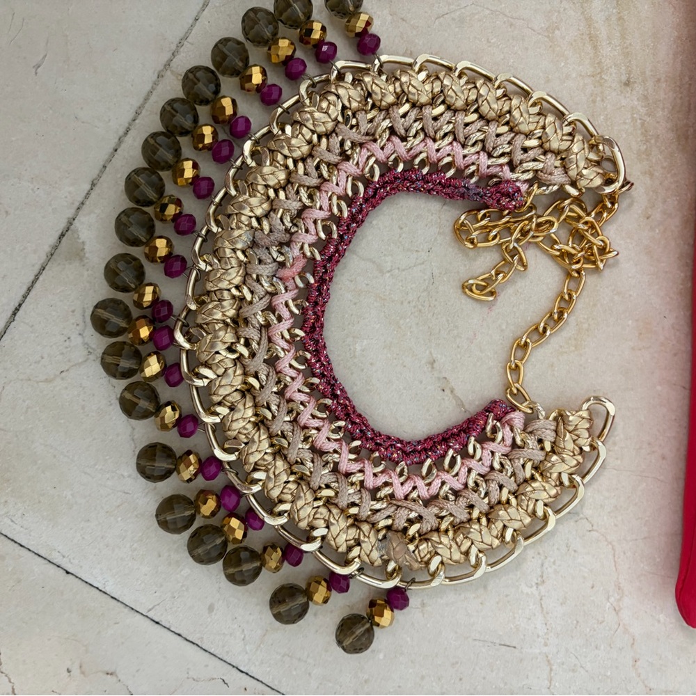 Chic Gold and Pink Beaded Necklace